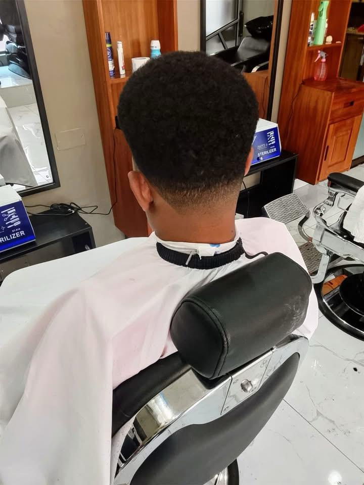 GEE M'S barber ready for the city